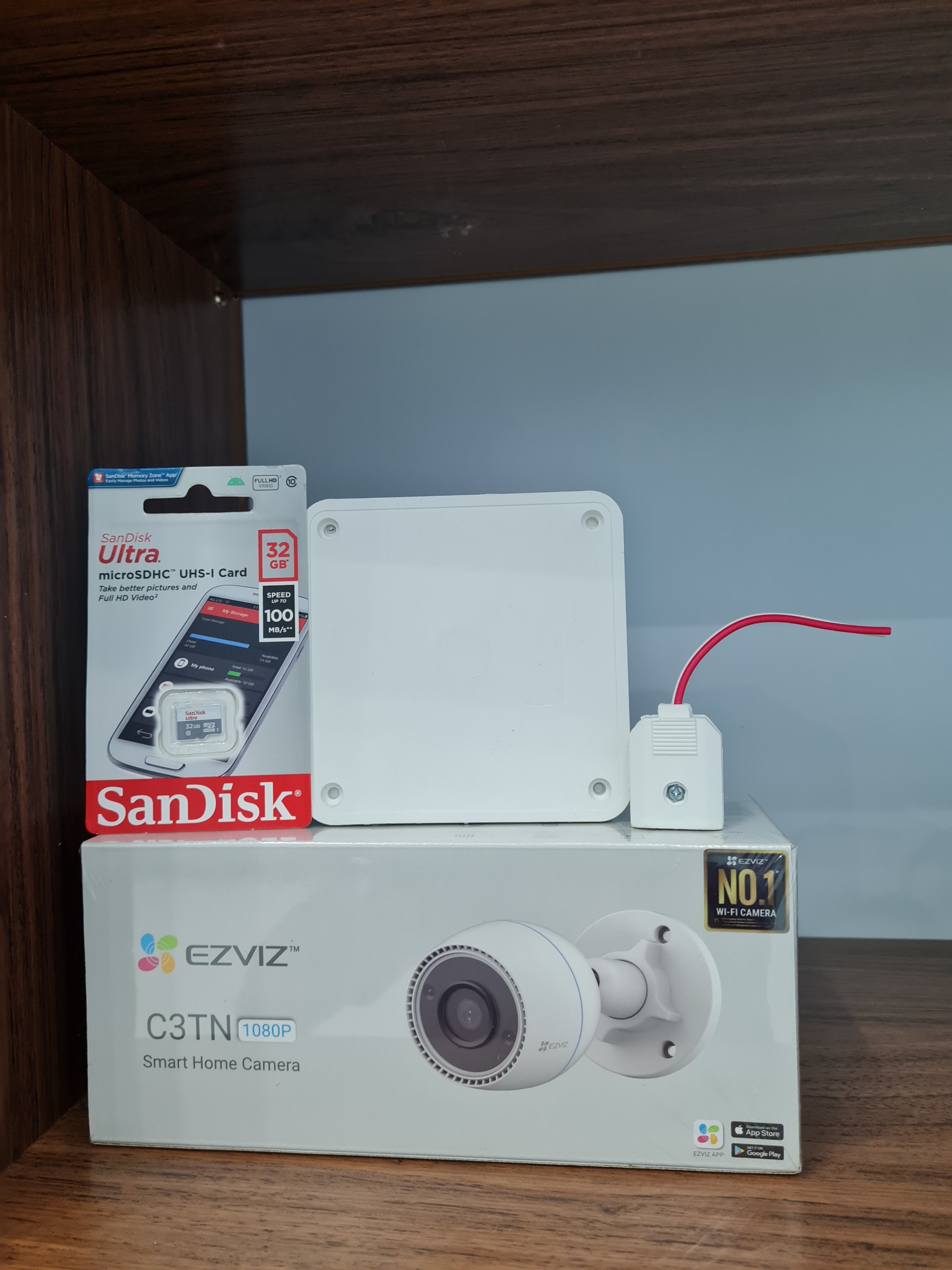 Combo bộ 4 sản phẩm gồm Camera C3TN 2M + Thẻ nhớ 32G + Đế gắn tường + Phích âm